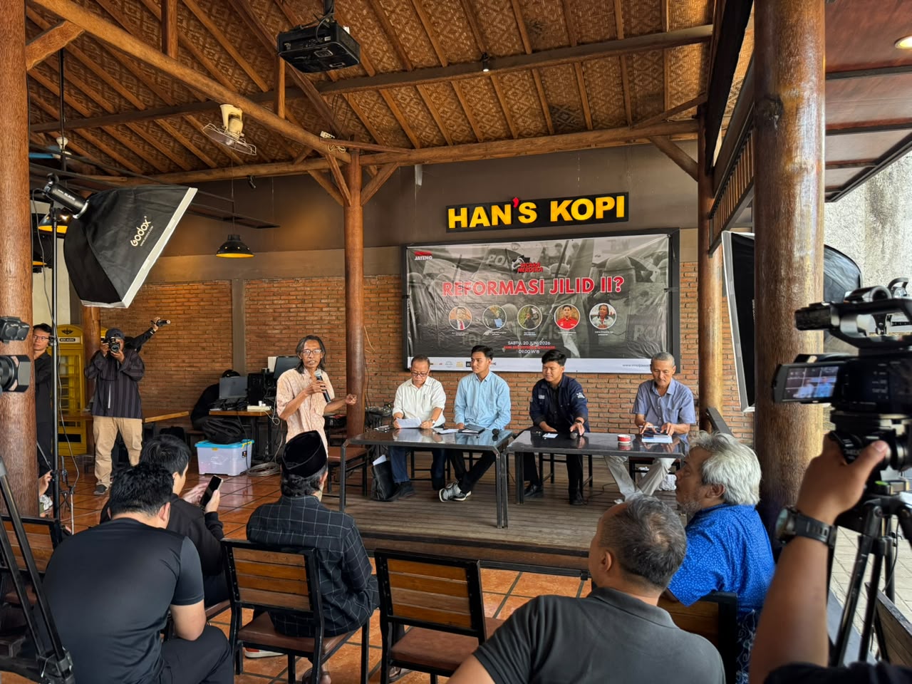 Di Tengah Wacana Reformasi Jilid II, Mahasiswa Semarang Pilih Dialog dan Kawal Pembangunan Secara Kritis